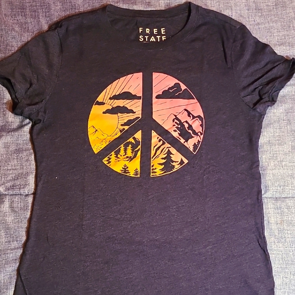 Free State Peace Sign Graphic Tee